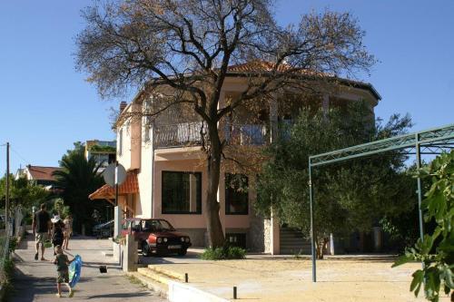 Apartments By The Sea Vodice - 4248