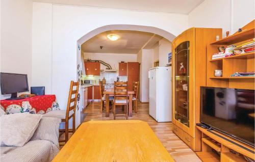 Two-bedroom Apartment In Selce