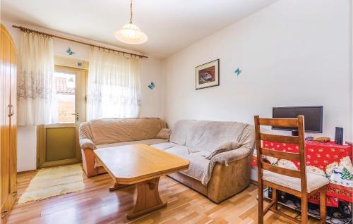 Two-bedroom Apartment In Selce
