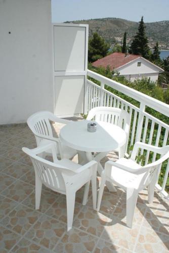 Apartment Rogoznica 4215a