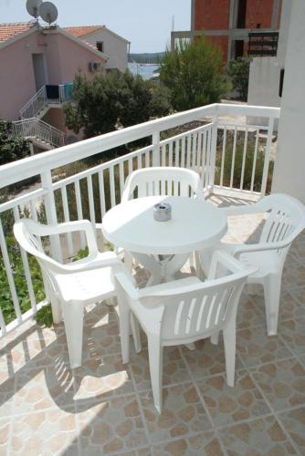 Apartment Rogoznica 4215a