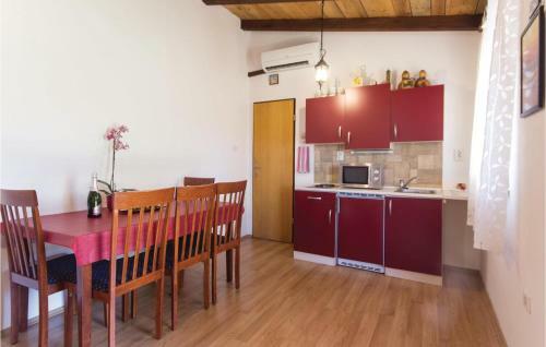 Holiday Home Liznjan Montiron