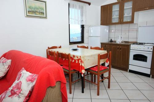 Apartment Slatine 2039a