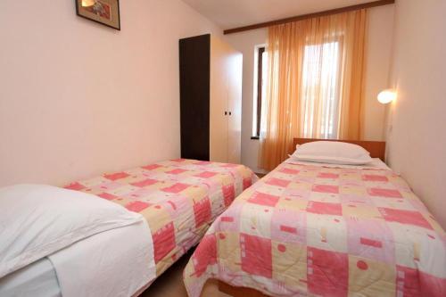 Apartment Slatine 2039a