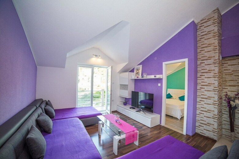 Apartments Ina