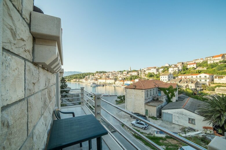 Apartments Ina