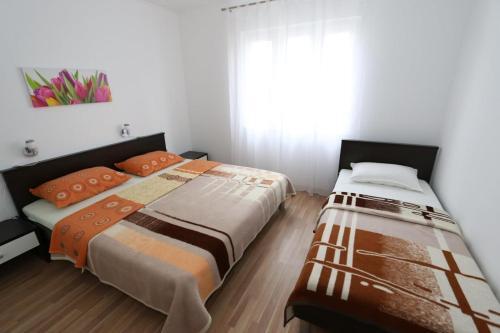 Apartment Novalja 9327b