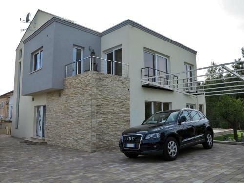Apartments Rotiroti