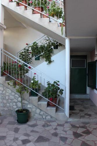 Apartments With A Parking Space Makarska - 6753