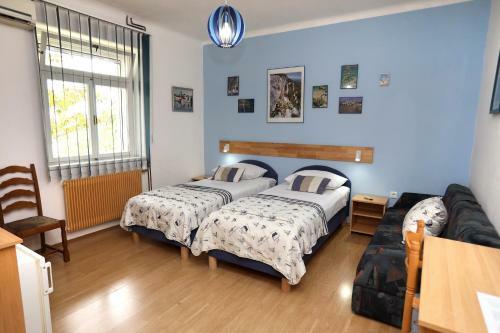 Hostal Stela Apartments