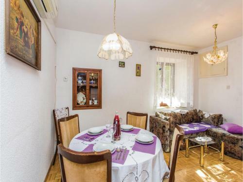 Holiday Apartment Tribulje 05