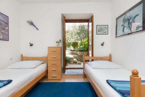 Apartments Varos