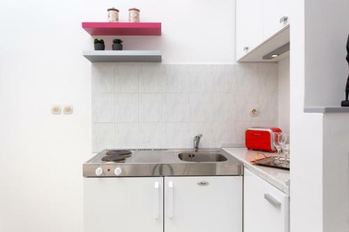 Apartment Modern Studio Near ?njan Beach