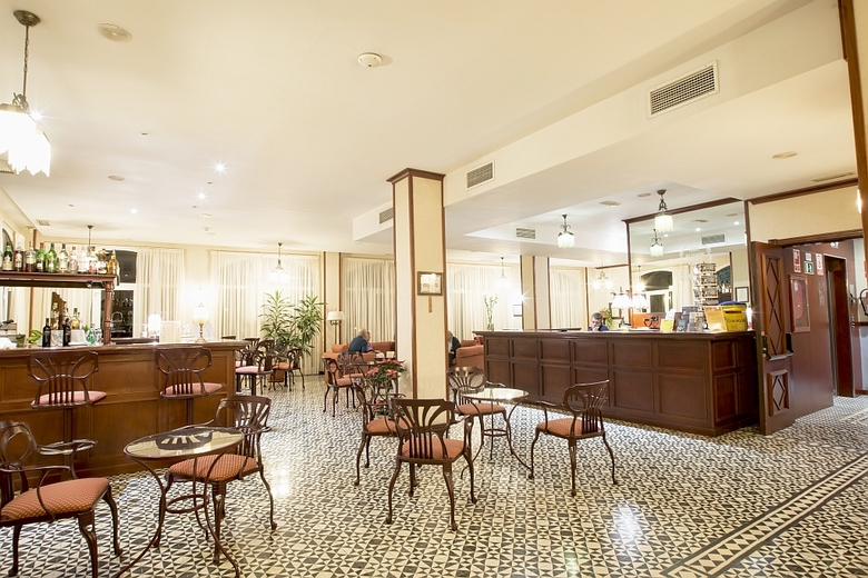 Hotel Reveron Plaza