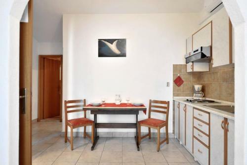 Villa Senjkovic - Apartments With Balcony And Sea View
