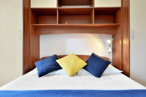 Villa Senjkovic - Apartments With Balcony And Sea View