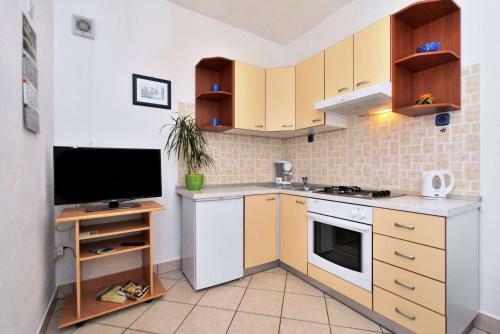 Villa Senjkovic - Apartments With Balcony And Sea View