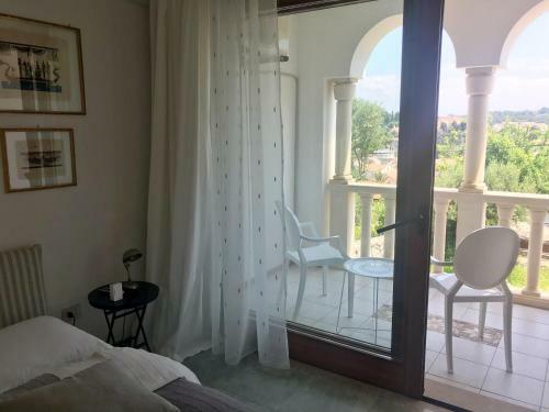 Hostal Guesthouse Alma