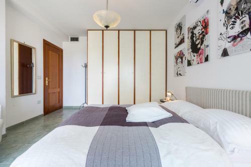 Hostal Guesthouse Alma