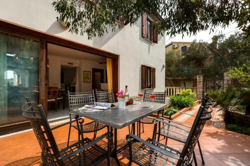 Hostal Guesthouse Alma