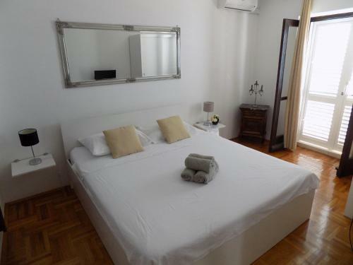 Grand View Apartment
