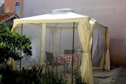 Hostal Guesthouse Mihovil
