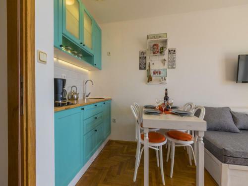 Colour Apartments 2