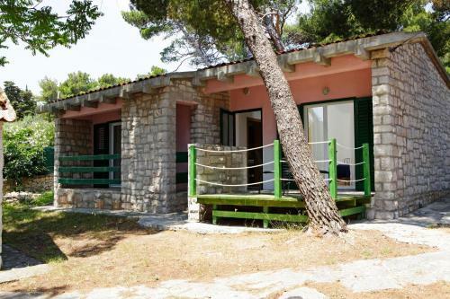 Hostal Bungalows And Apartments Angela