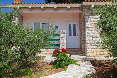 Hostal Bungalows And Apartments Angela