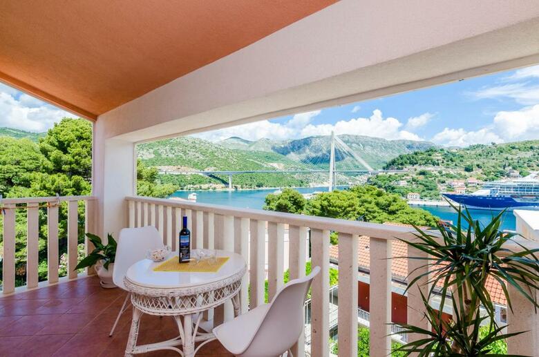Hostal Guest House Avdic
