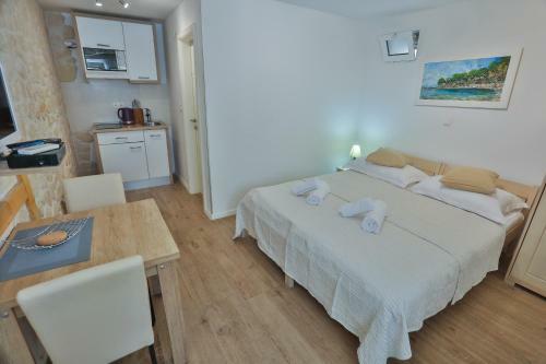 Split Inn Apartments