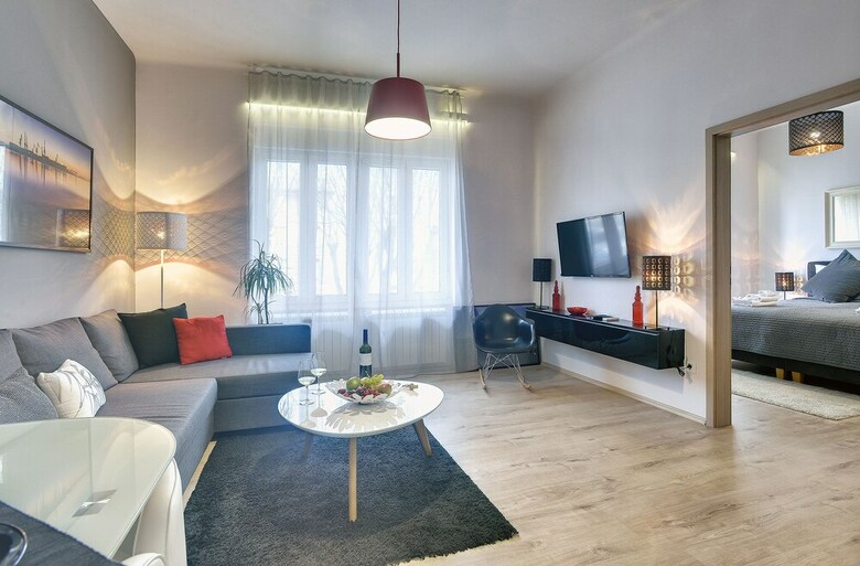 D&a Center Apartments