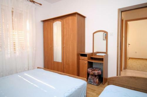 Apartments By The Sea Pag - 528