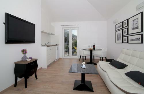 Apartments Corner