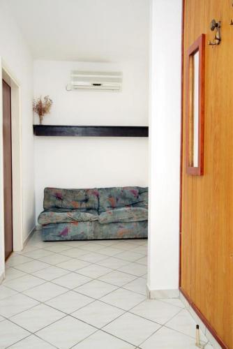 Apartments With A Parking Space Krk - 5461