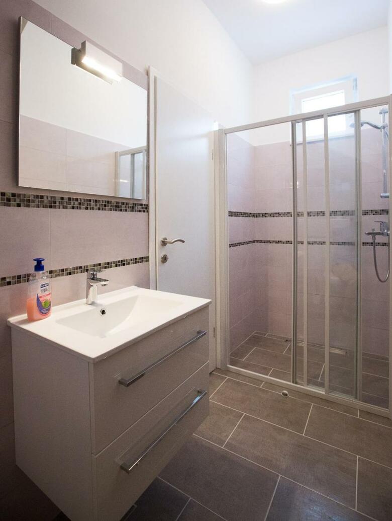 Hostal Aida Apartments And Rooms