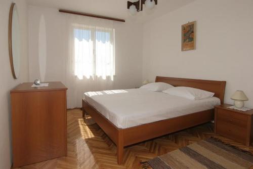 Apartment Pag 11400b