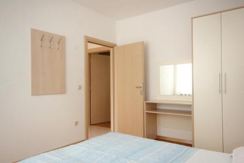 Apartments With A Parking Space Novalja (pag) - 9356