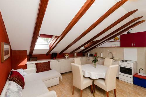 Apartment Mala Ana