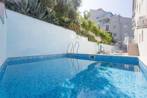Apartments Alajbeg