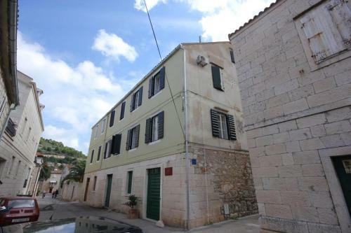 Apartments By The Sea Vis - 8874