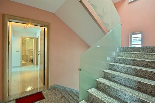 Apartments Riva-interauto
