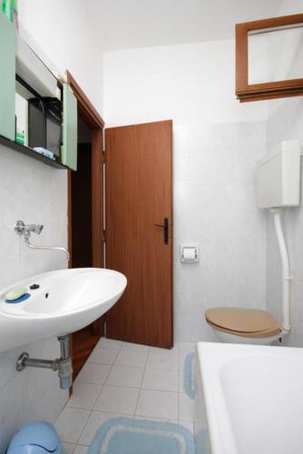 Apartments With A Parking Space Umag - 2539