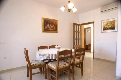 Apartment Lumbarda 4370a