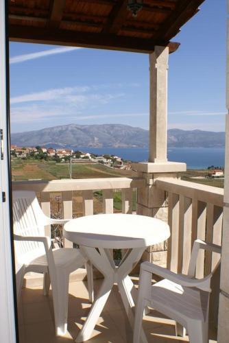 Apartment Lumbarda 4370a