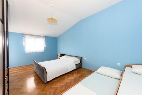 Apartments Golubi?
