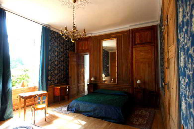 Albergue Ch�teau D'island V�zelay