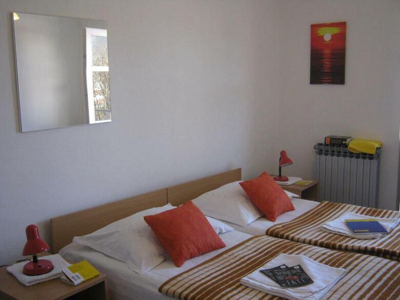 Apartments And Rooms Artemida