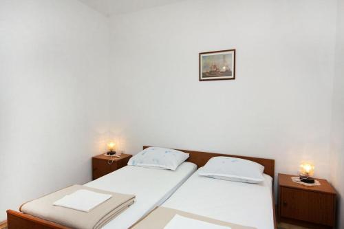 Apartments With A Parking Space Rogoznica - 4800