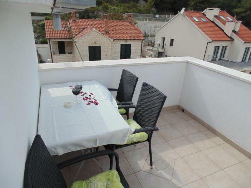 Apartments Postira Bra?